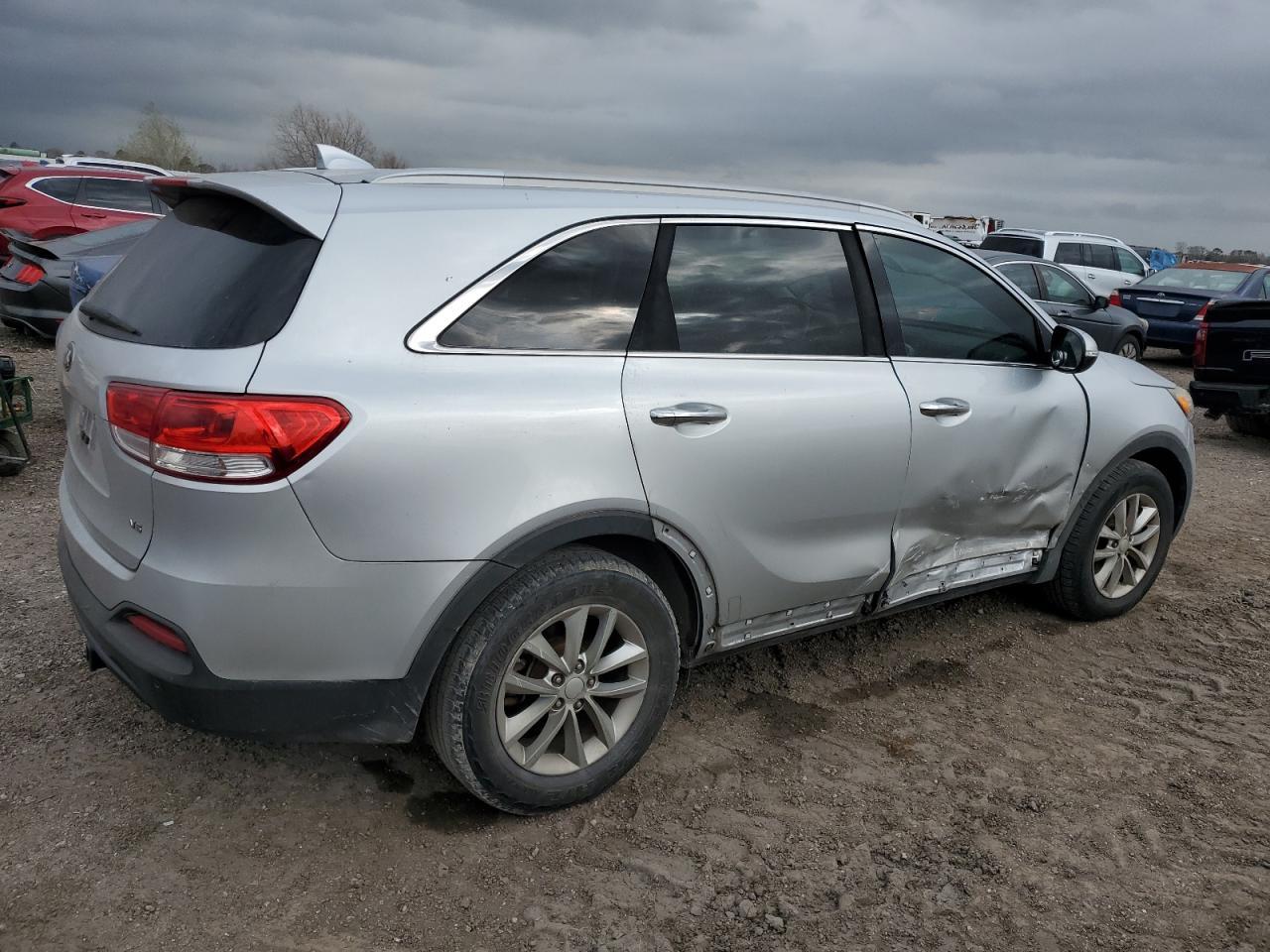 2016 KIA SORENTO LX - Image 3