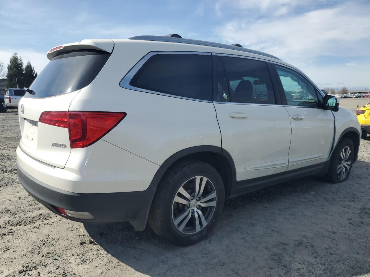2017 HONDA PILOT EXLN - Image 3