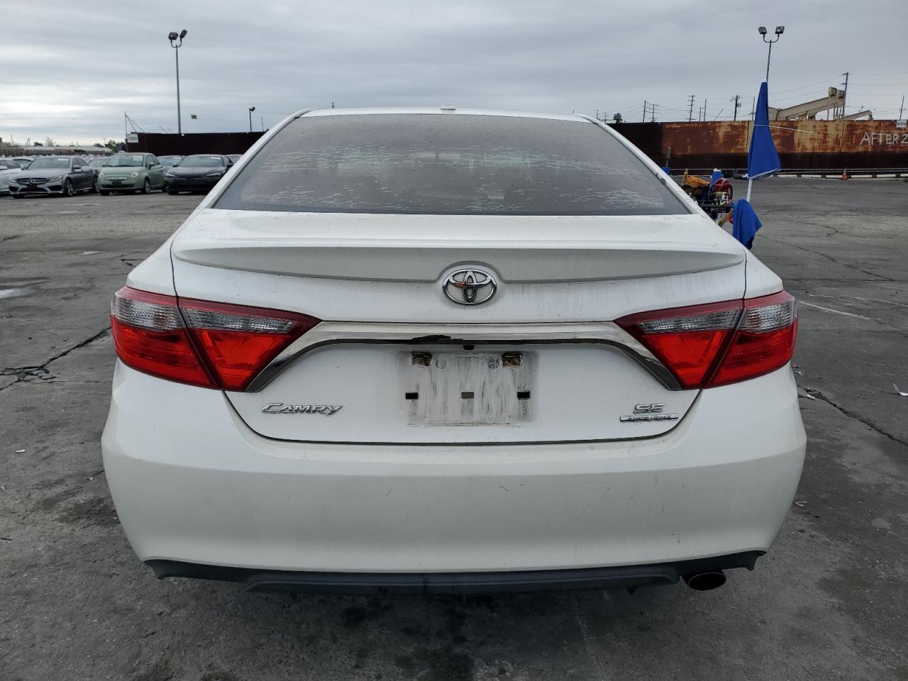 2016 TOYOTA CAMRY LE - Image 6