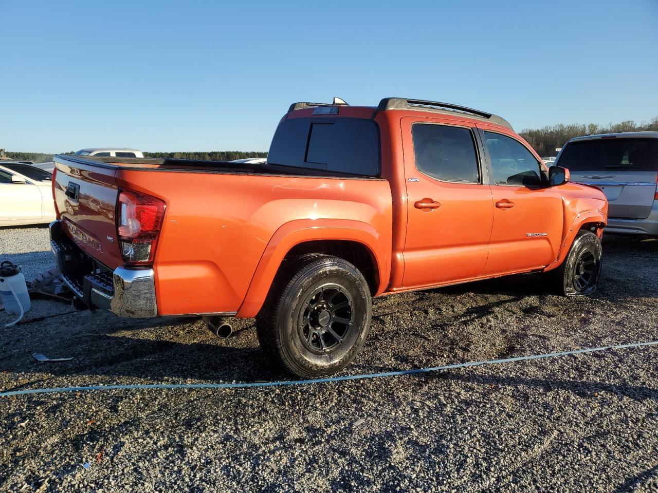 2018 TOYOTA TACOMA DOU - Фото 3