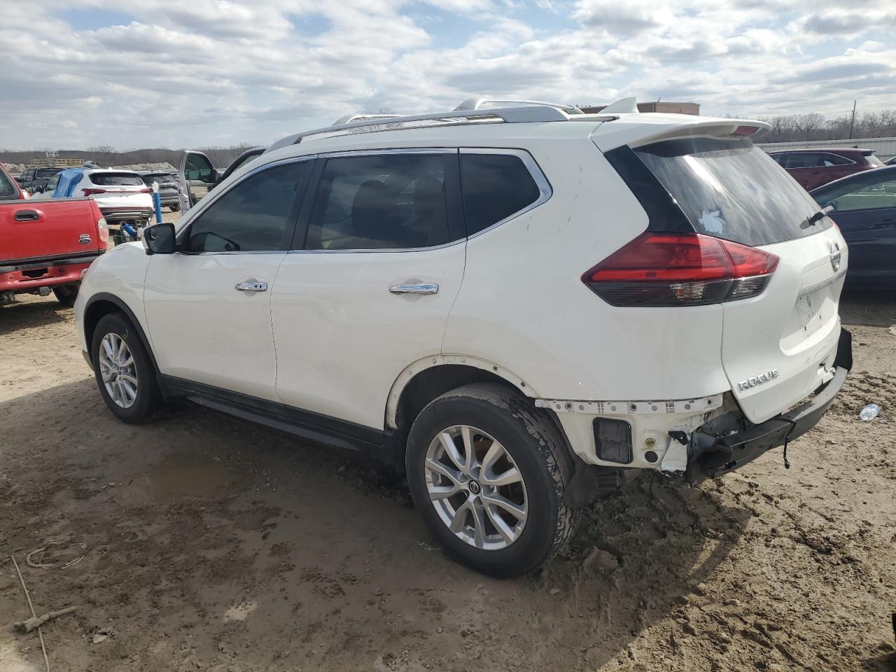 2017 NISSAN ROGUE SV - Image 2