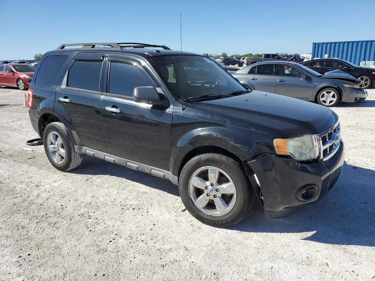 2010 FORD ESCAPE XLT - Image 4