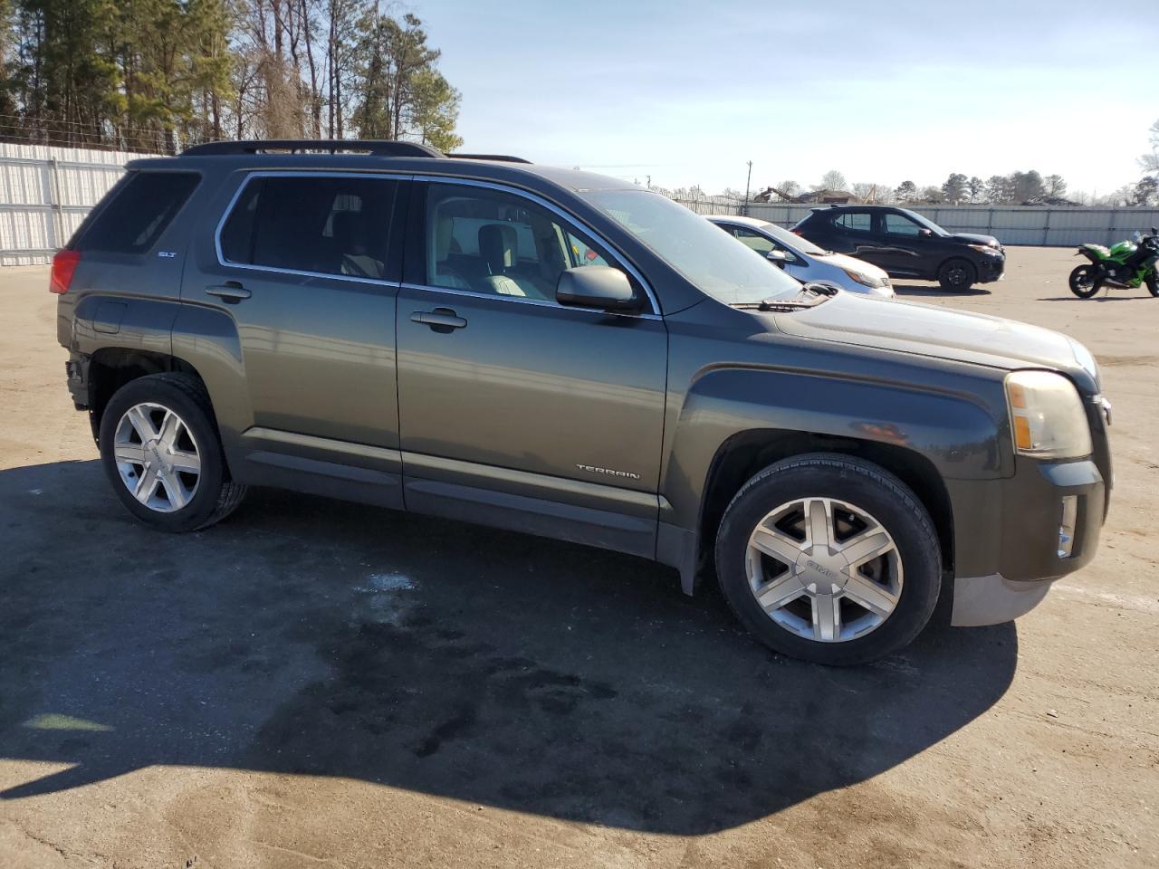 2012 GMC TERRAIN SL - Image 4