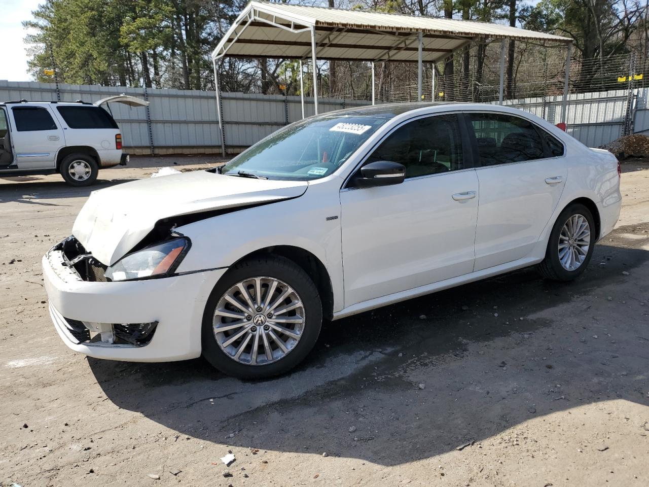 2015 VOLKSWAGEN PASSAT SE