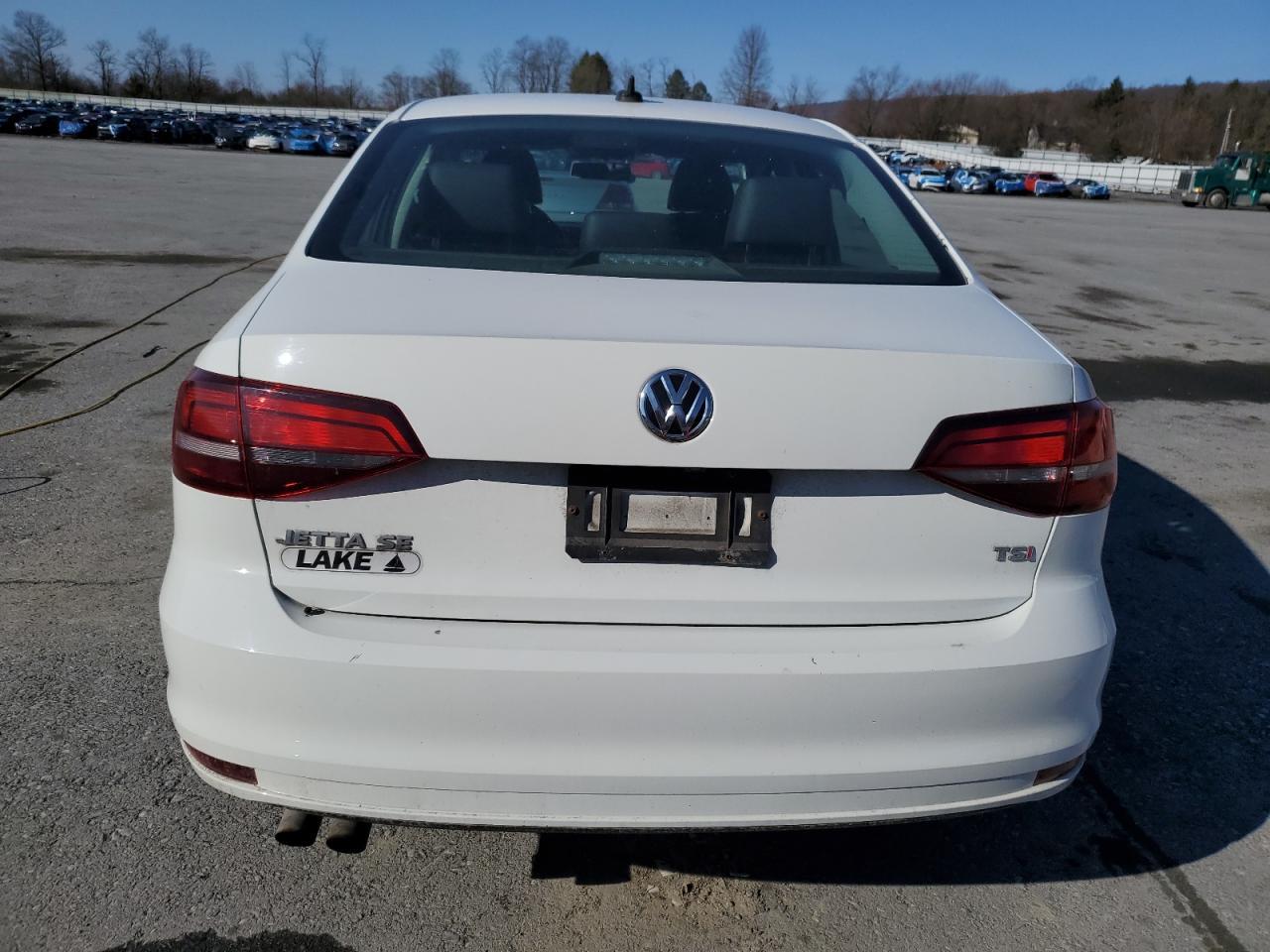 2017 VOLKSWAGEN JETTA SE - Image 6