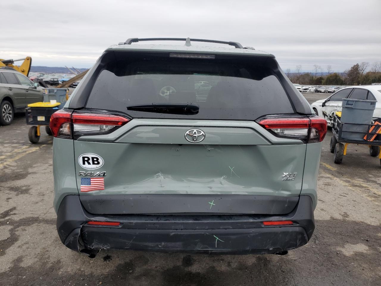 2019 TOYOTA RAV4 XLE P - Фото 6