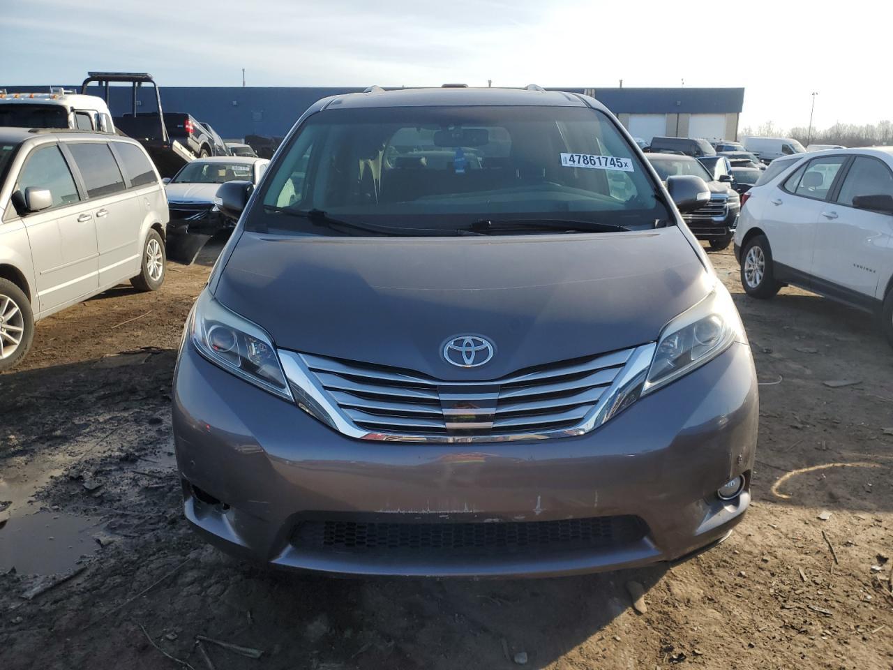 2015 TOYOTA SIENNA XLE - Фото 5