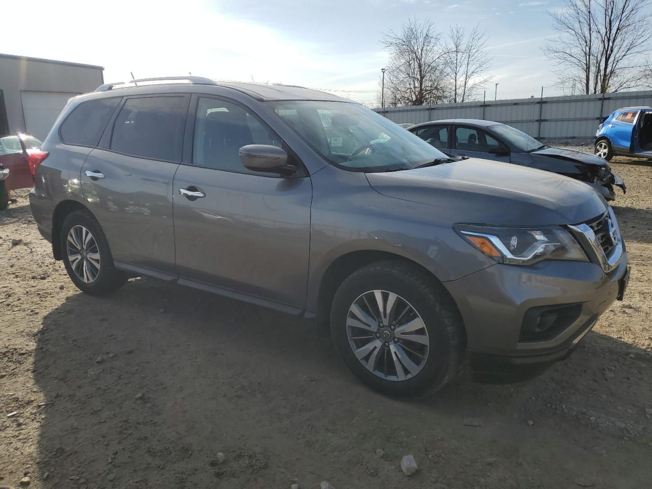 2017 NISSAN PATHFINDER - Image 4