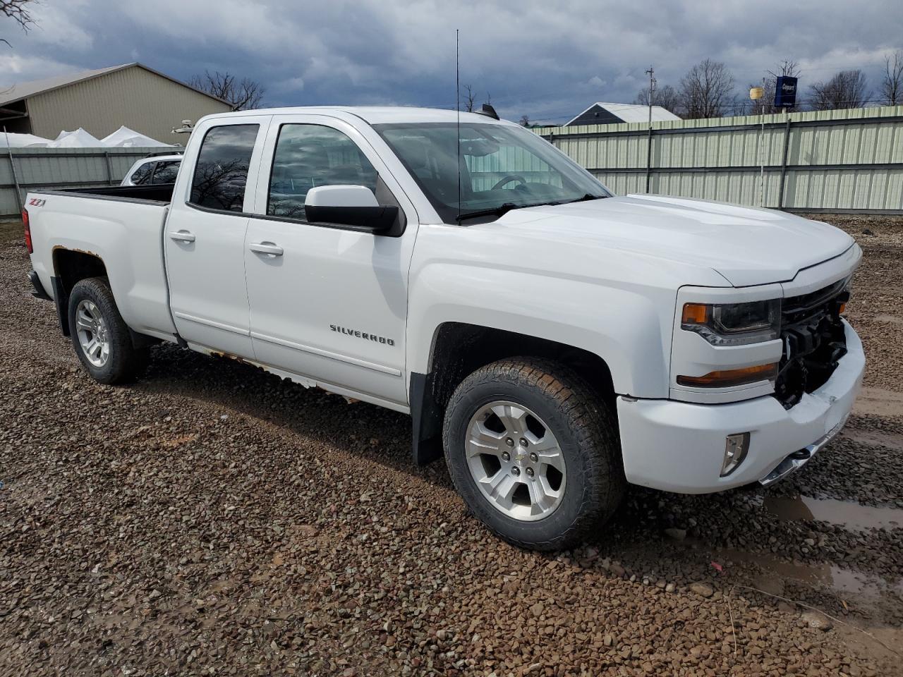 2017 CHEVROLET SILVERADO - Image 4
