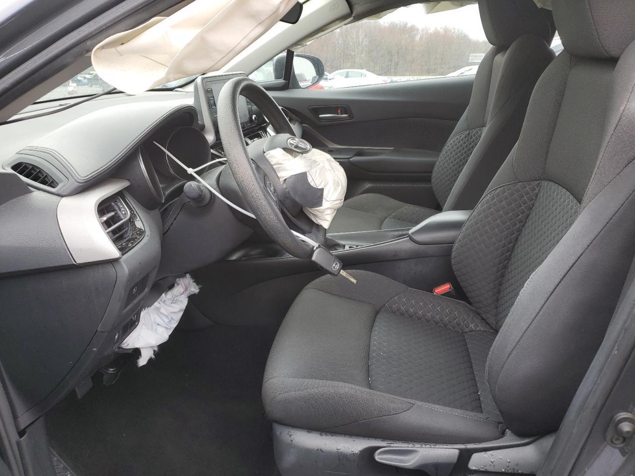 2021 TOYOTA C-HR XLE - Фото 7