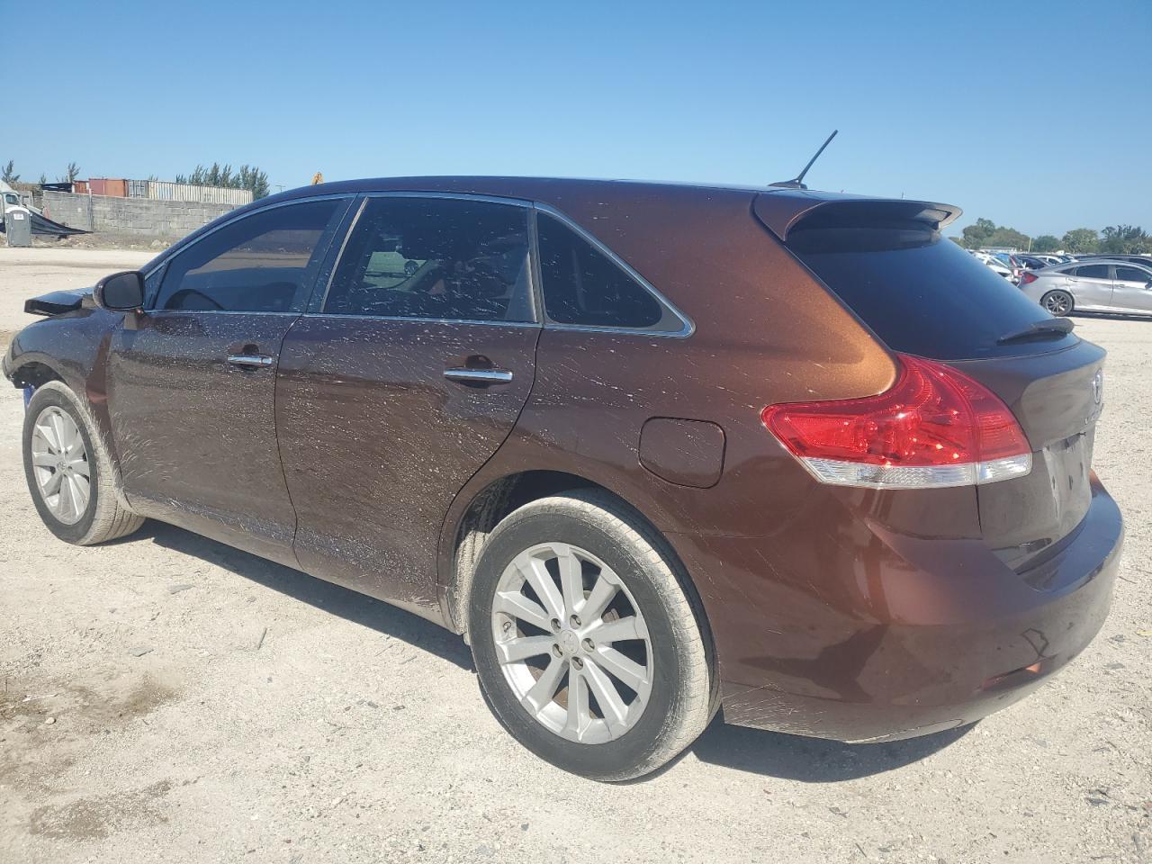2011 TOYOTA VENZA - Фото 2
