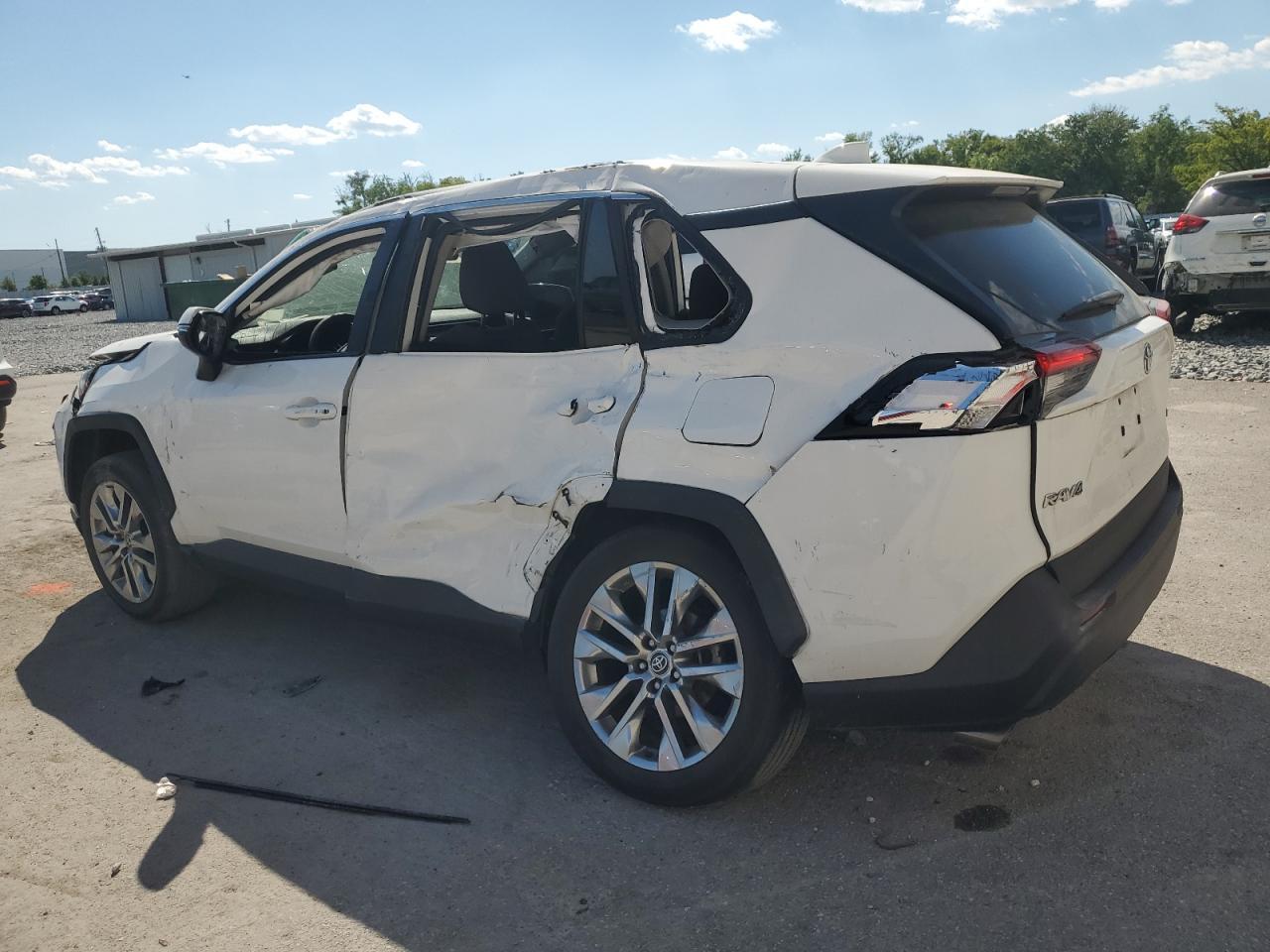 2020 TOYOTA RAV4 XLE - Image 2