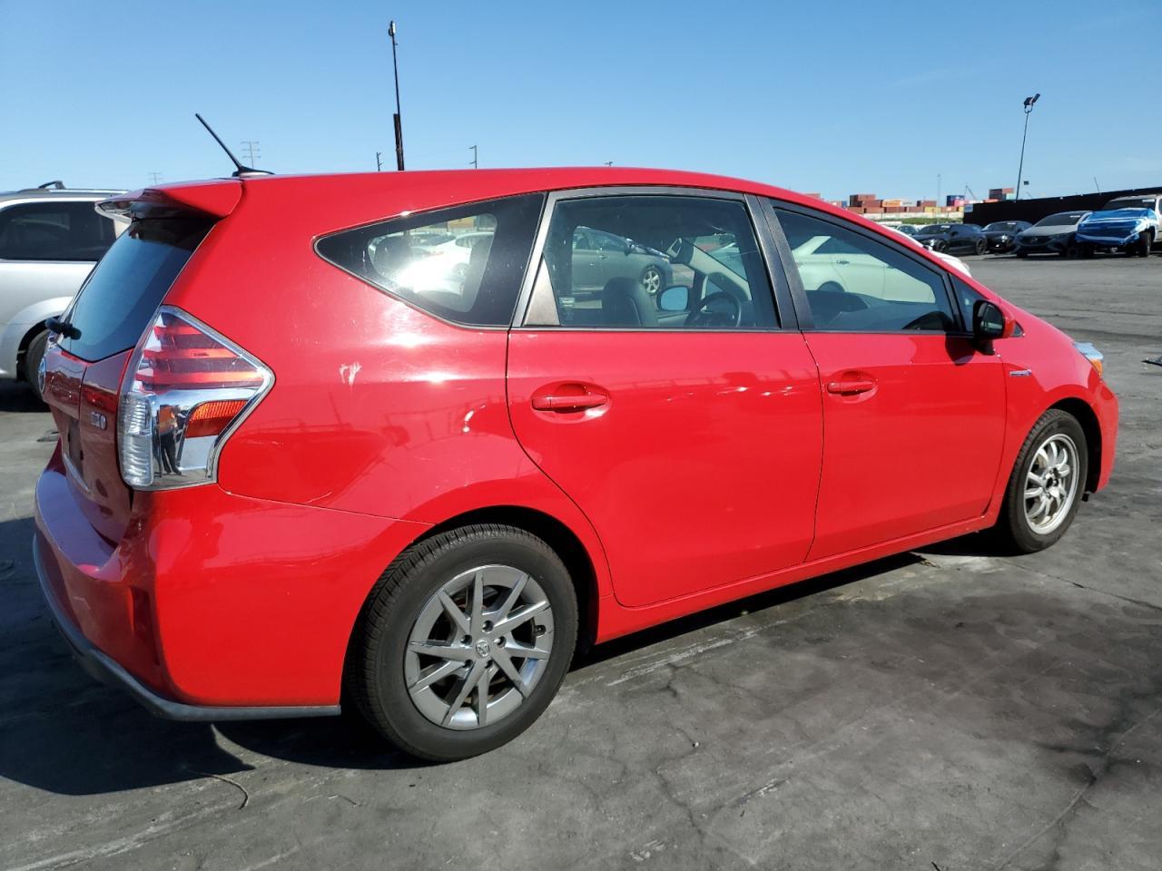 2015 TOYOTA PRIUS V - Image 3