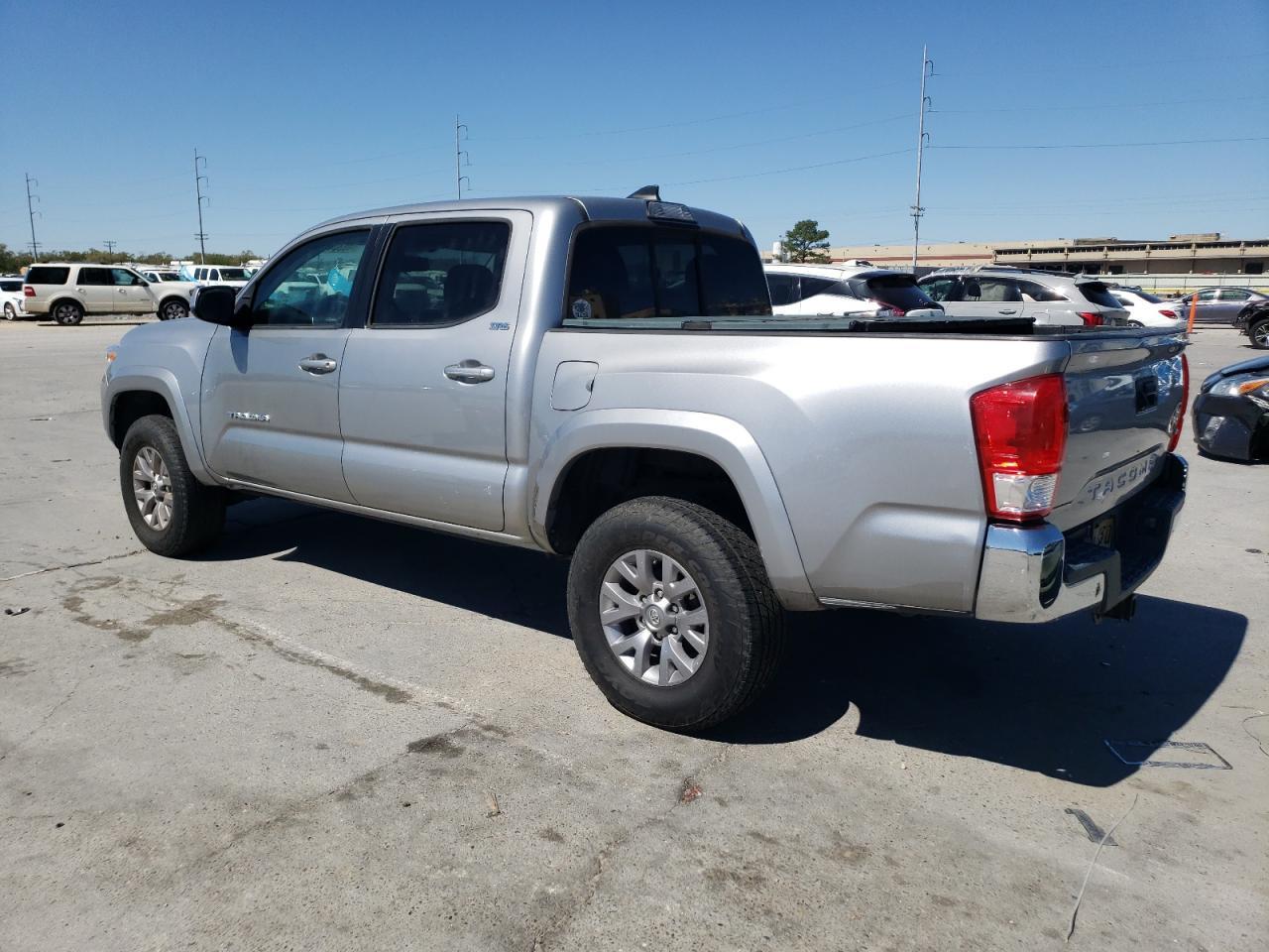 2017 TOYOTA TACOMA DOU - Фото 2