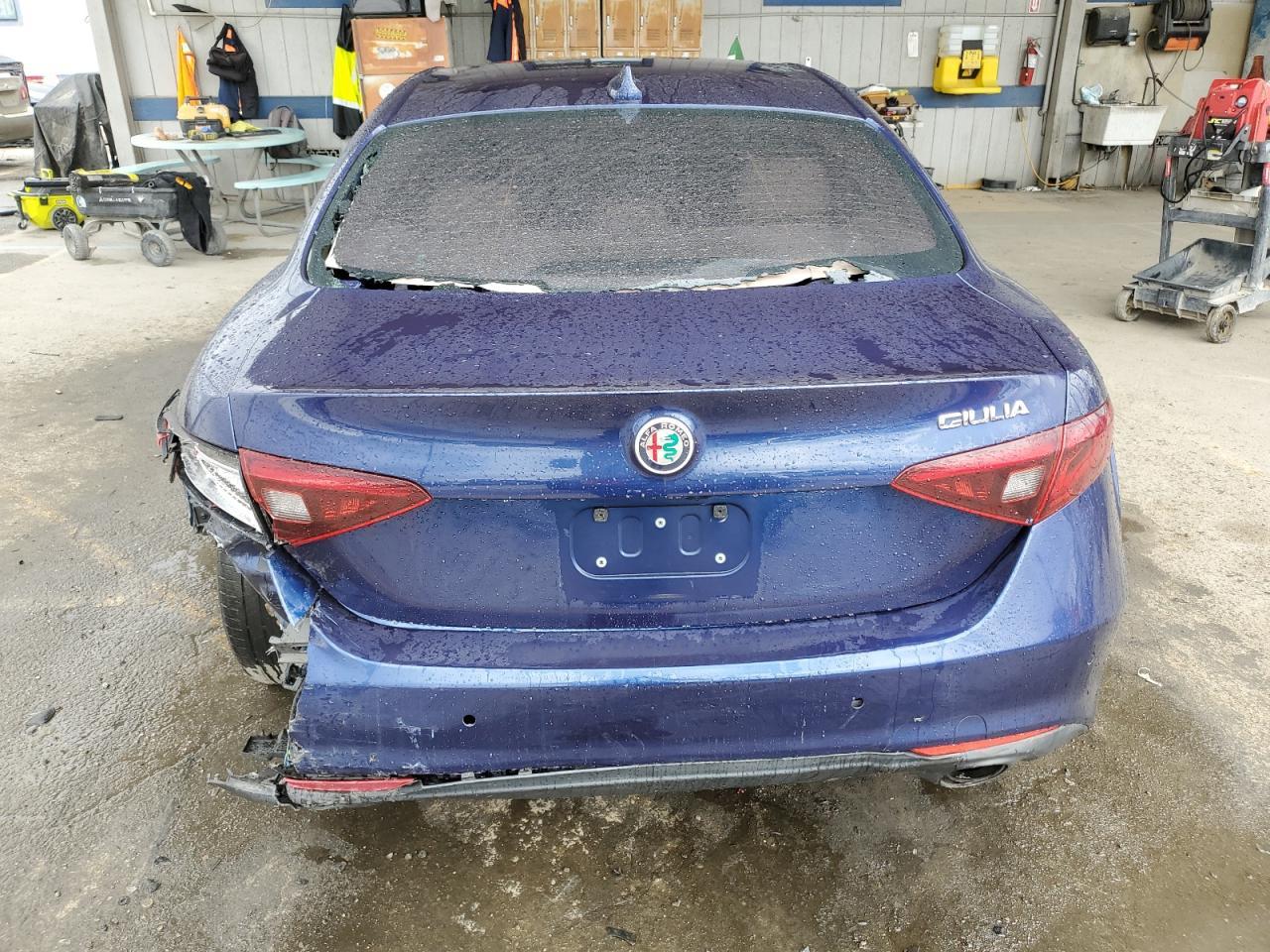 2017 ALFA ROMEO GIULIA TI - Image 6