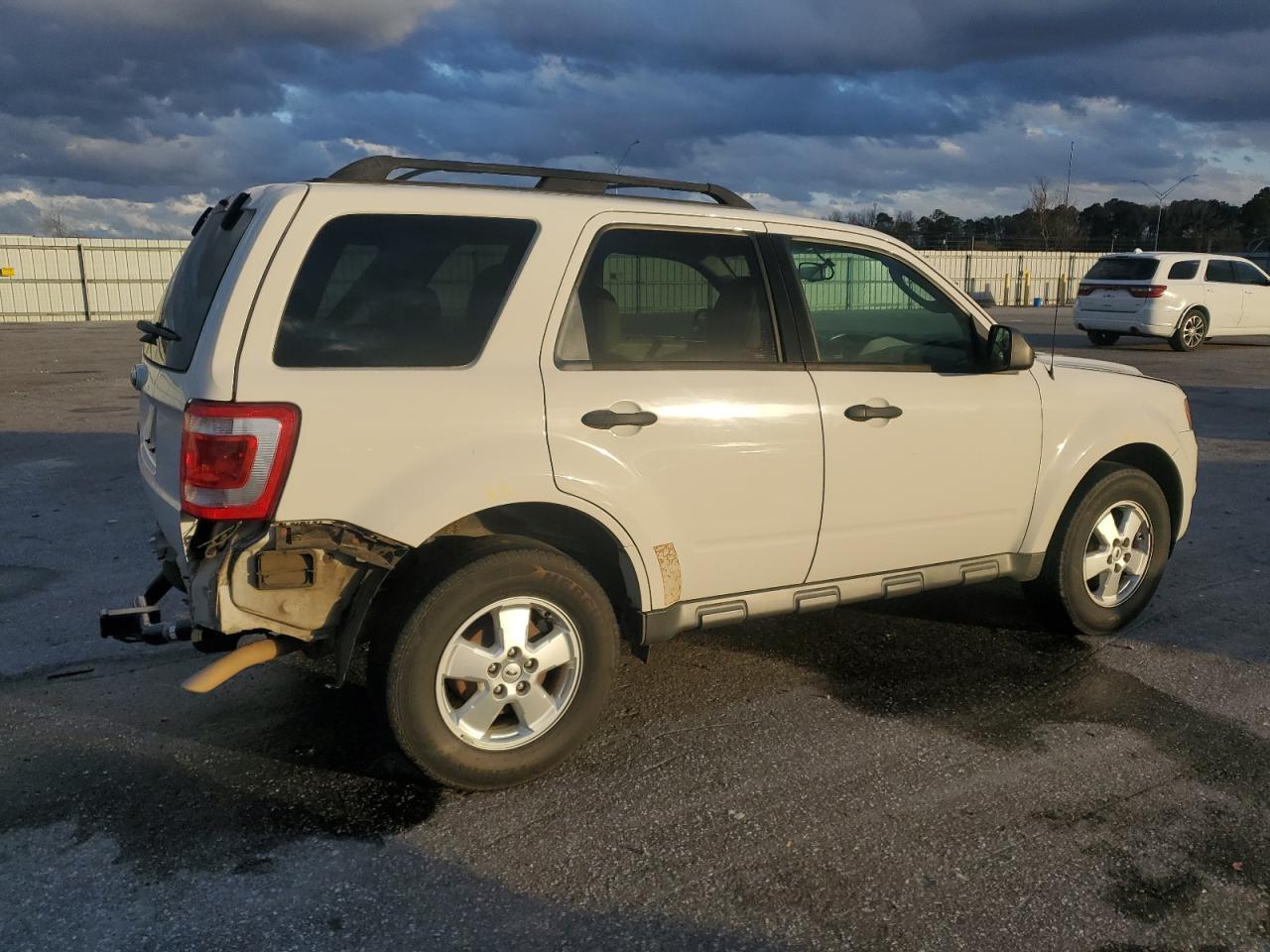 2012 FORD ESCAPE XLT - Image 3