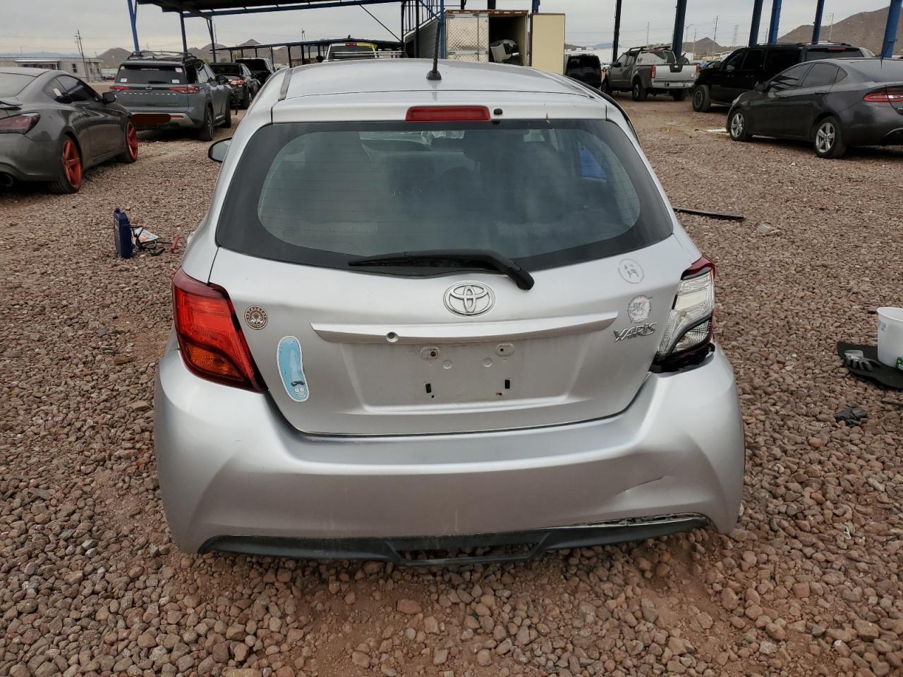 2017 TOYOTA YARIS L - Фото 6