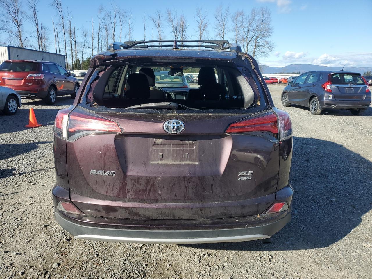 2016 TOYOTA RAV4 XLE - Image 6
