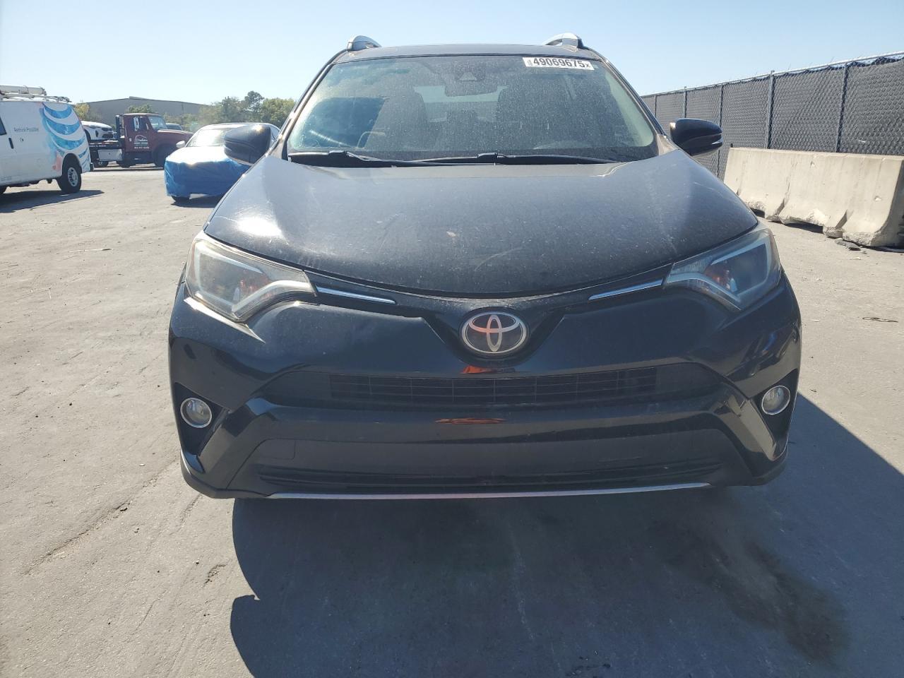 2017 TOYOTA RAV4 XLE - Image 5