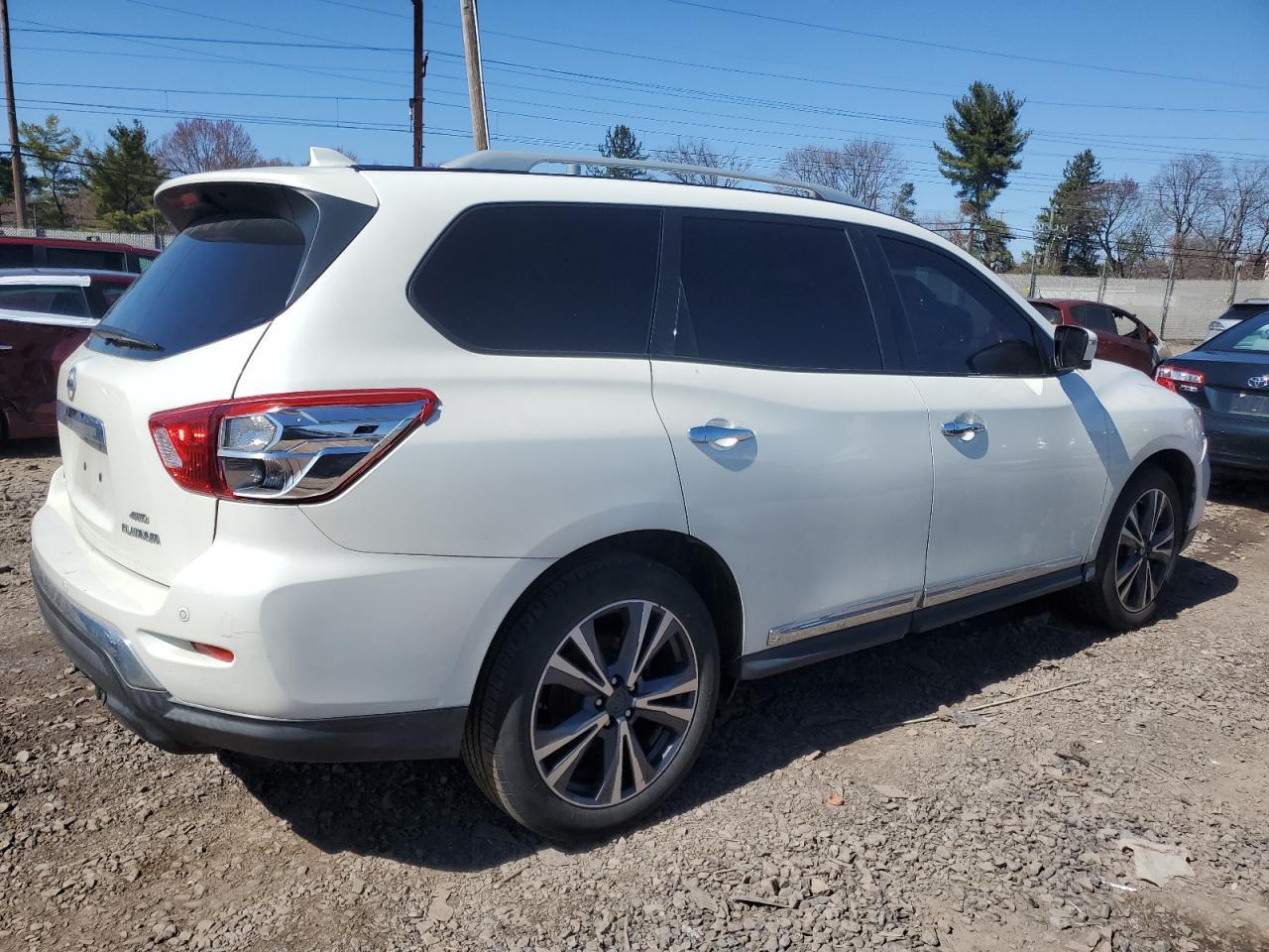 2019 NISSAN PATHFINDER - Image 3