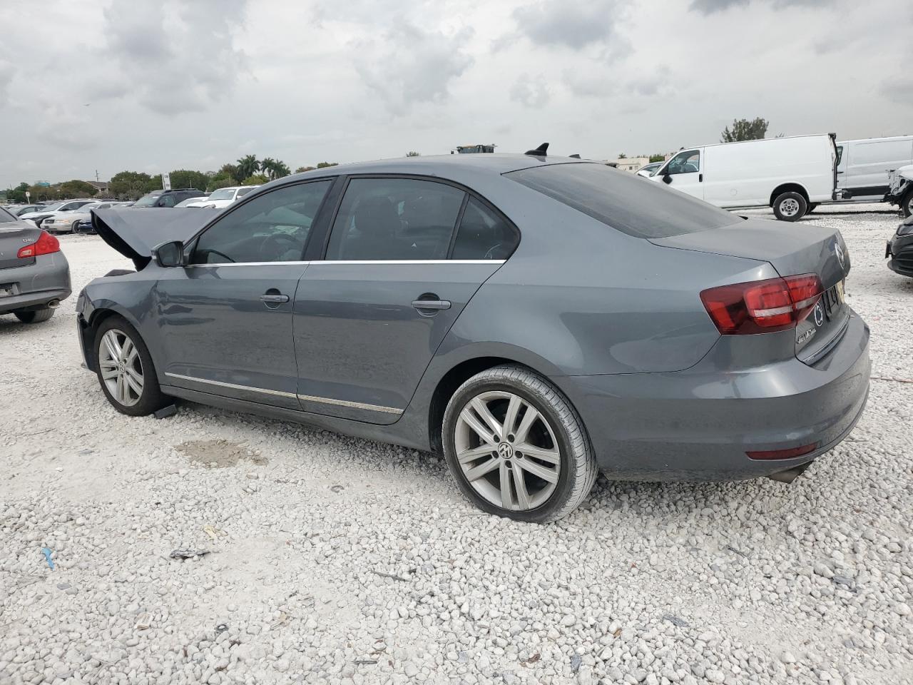 2017 VOLKSWAGEN JETTA SEL - Image 2