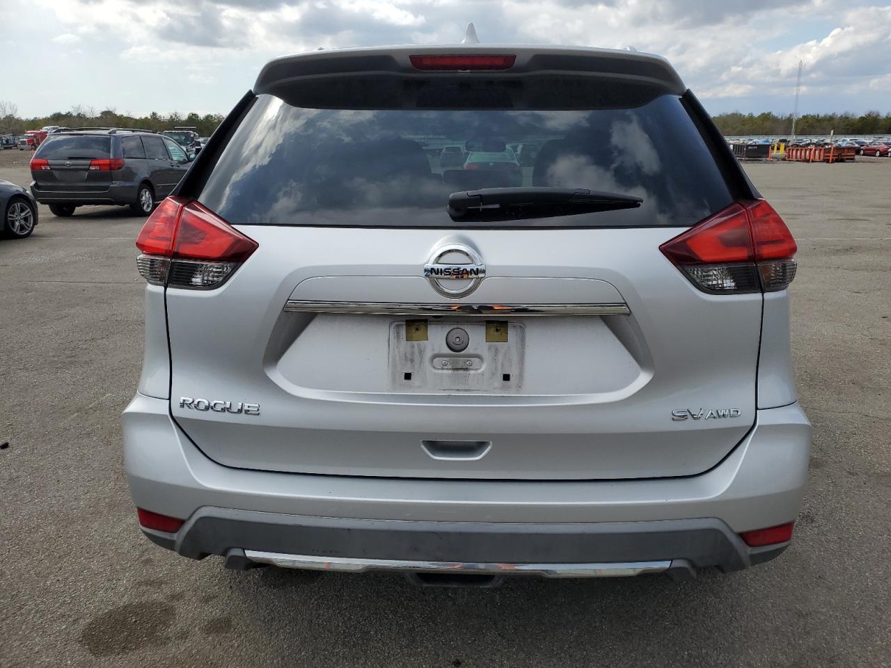 2017 NISSAN ROGUE S - Фото 6