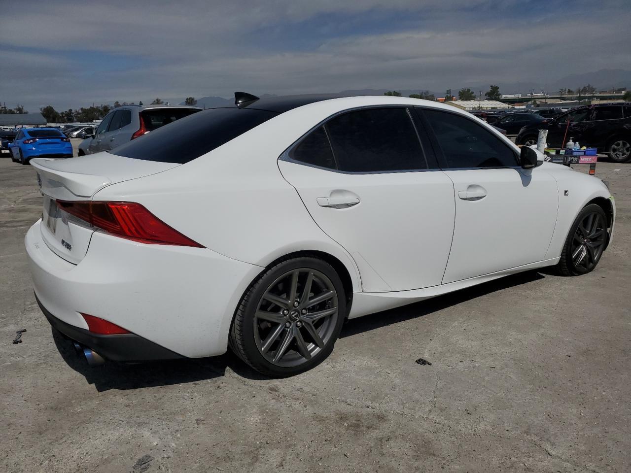 2017 LEXUS IS 350 - Фото 3