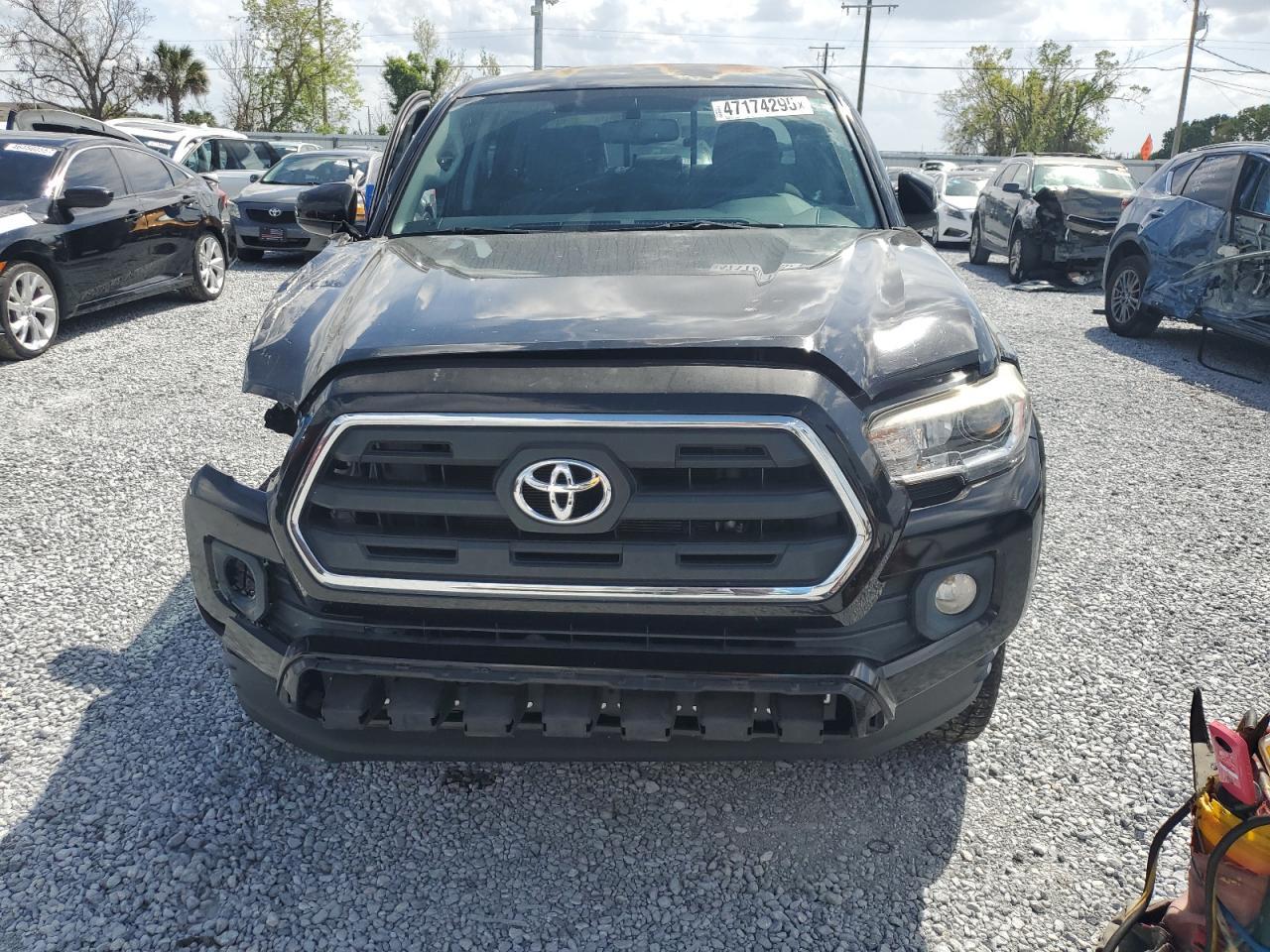 2017 TOYOTA TACOMA DOU - Фото 5