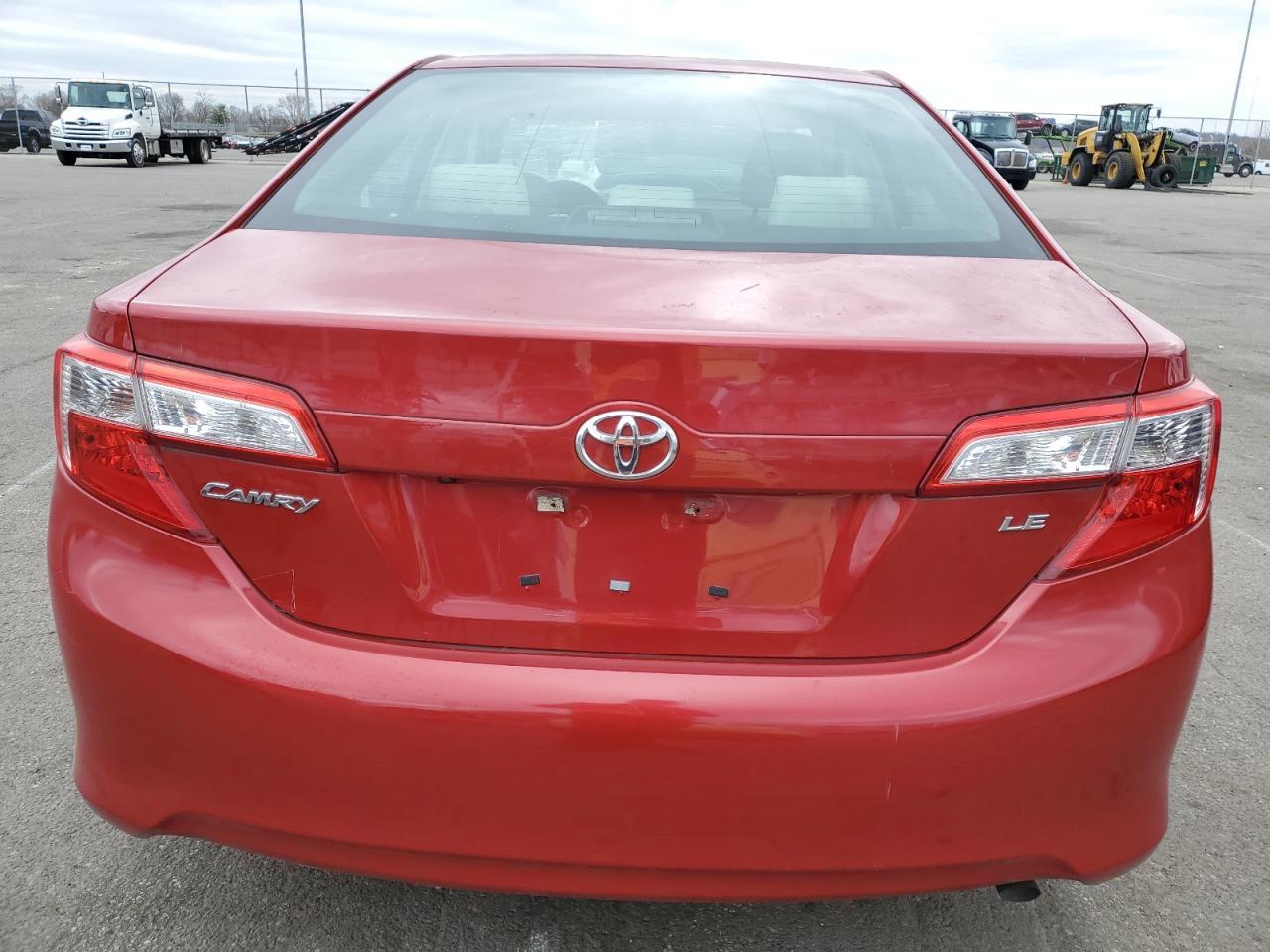 2014 TOYOTA CAMRY L - Image 6