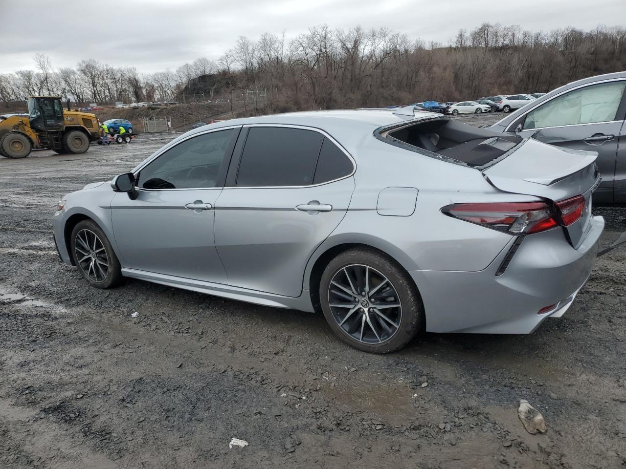 2021 TOYOTA CAMRY SE - Image 2