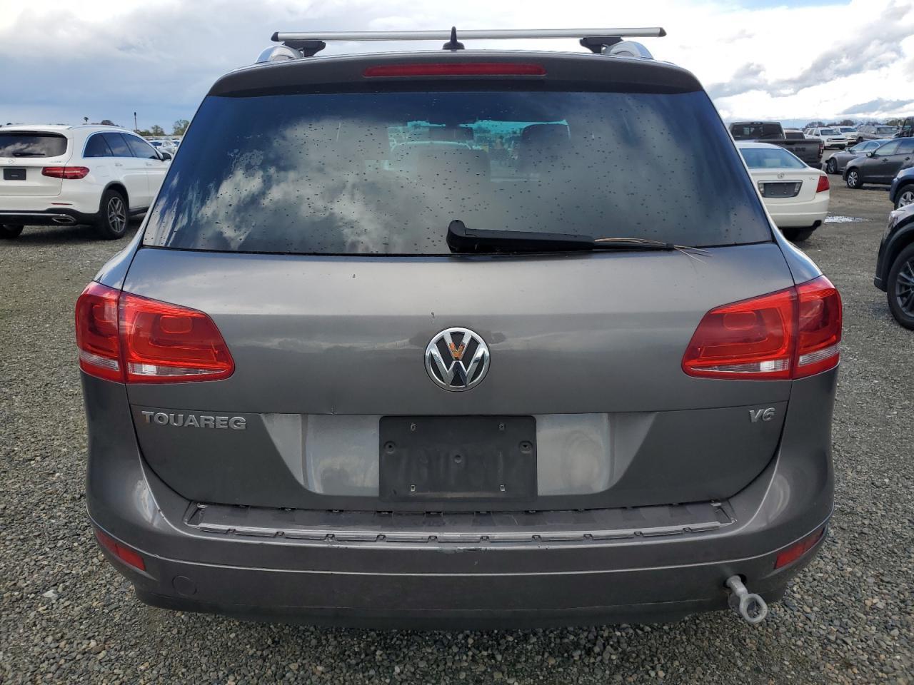 2011 VOLKSWAGEN TOUAREG V6 - Image 6
