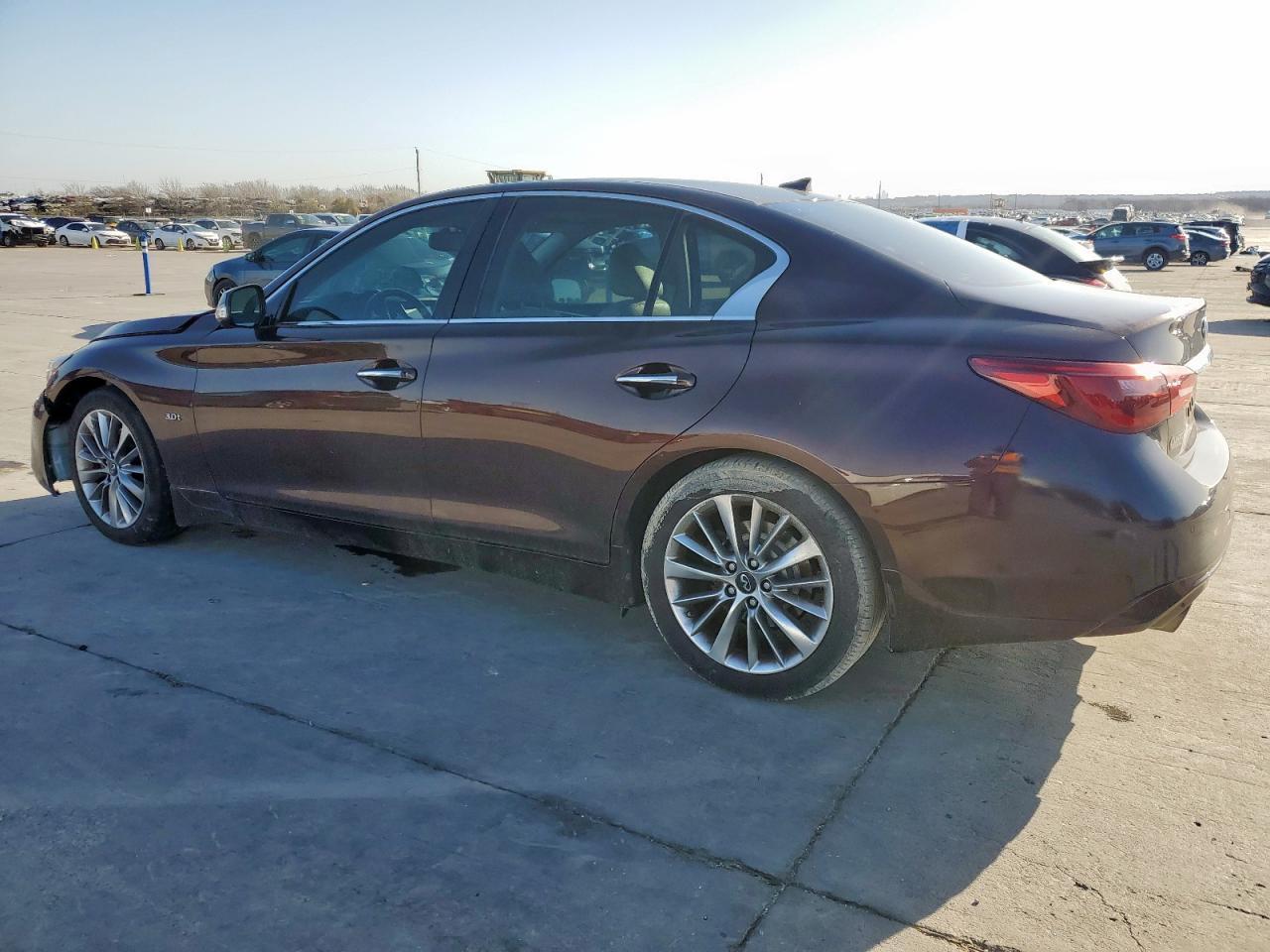 2018 INFINITI Q50 LUXE - Image 2