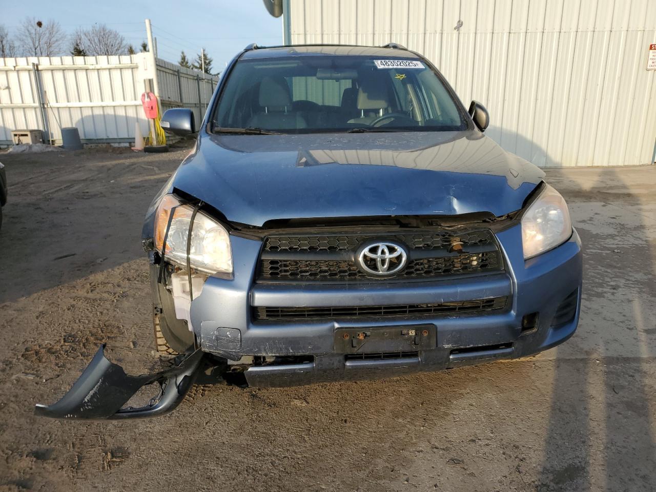2011 TOYOTA RAV4 - Фото 5