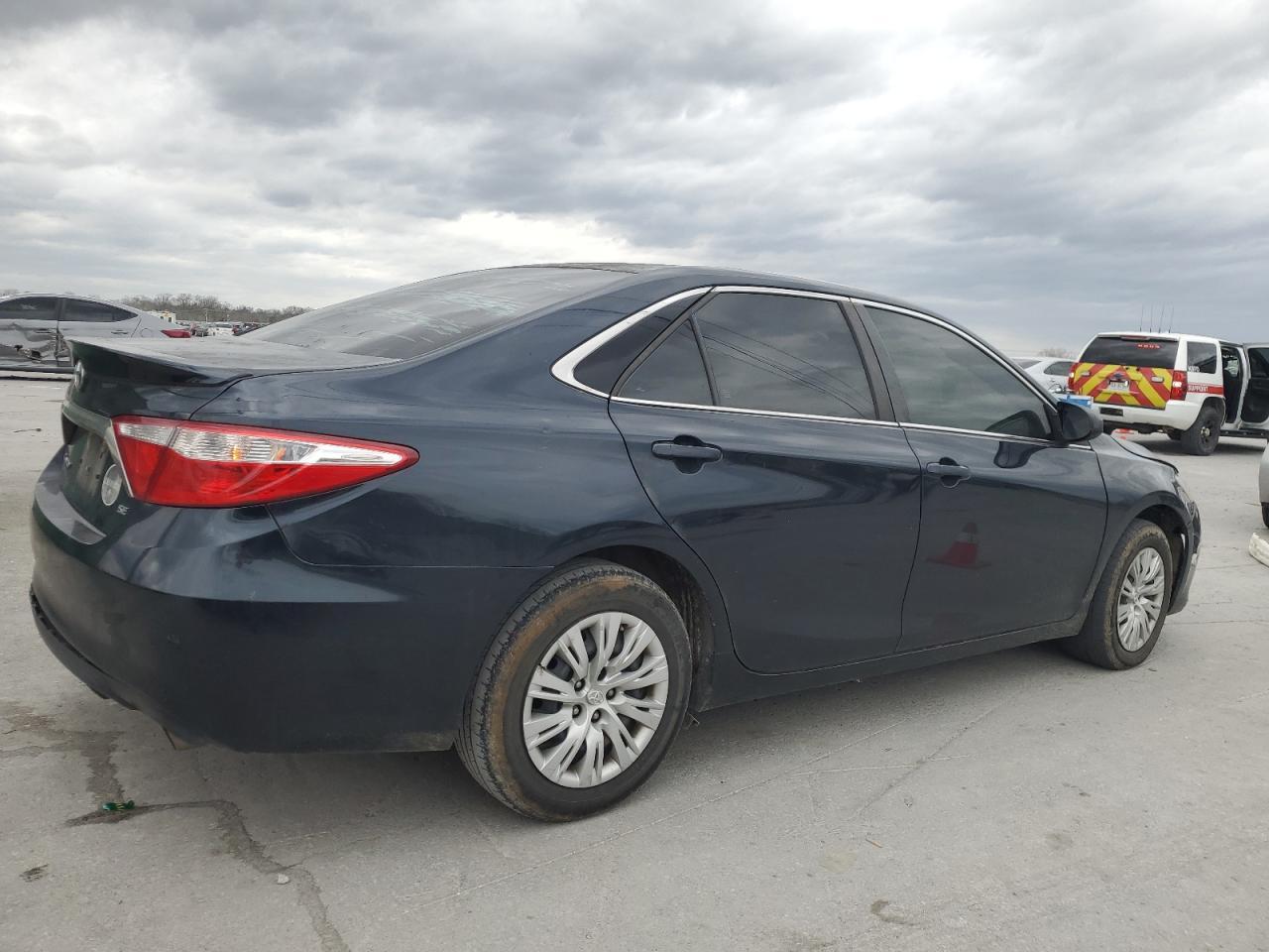 2017 TOYOTA CAMRY LE - Фото 3
