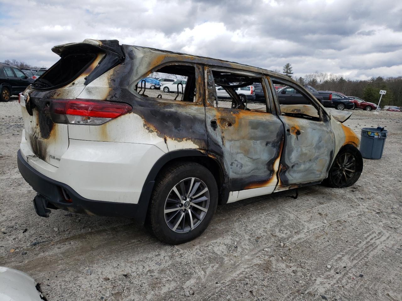 2018 TOYOTA HIGHLANDER - Image 3