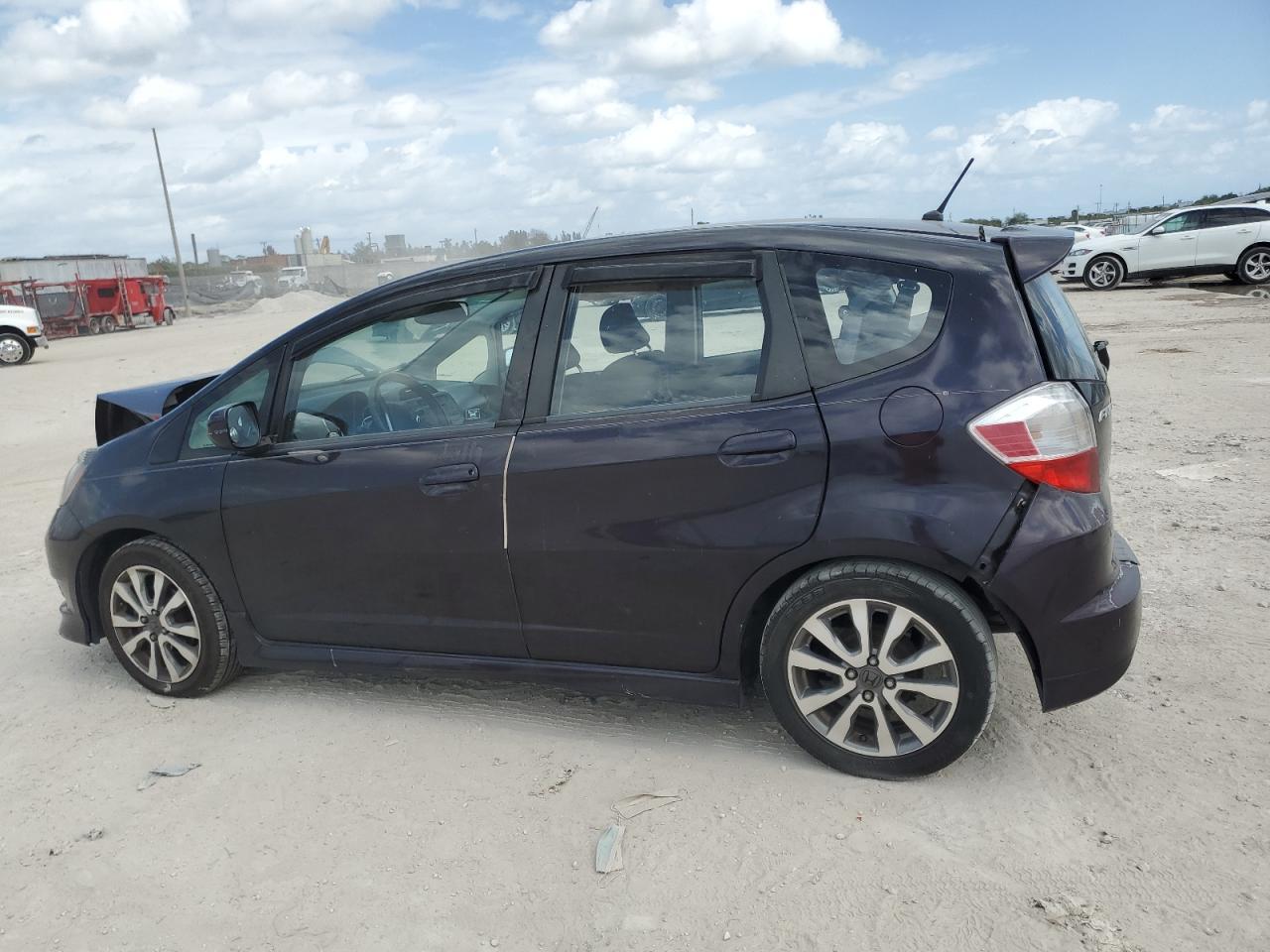 2013 HONDA FIT SPORT - Фото 2