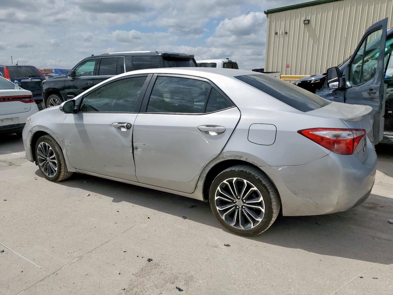 2015 TOYOTA COROLLA L - Фото 2