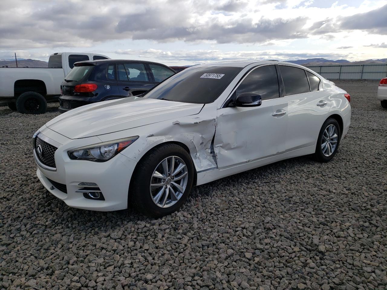 2015 INFINITI Q50 BASE