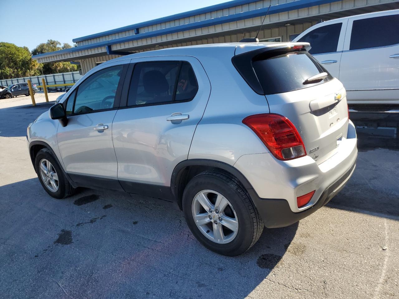 2021 CHEVROLET TRAX LS - Image 2