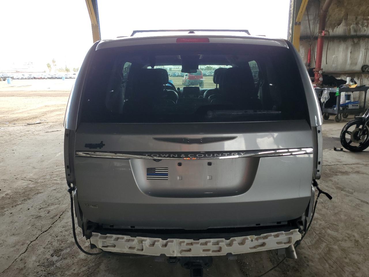 2014 CHRYSLER TOWN & COU - Фото 6