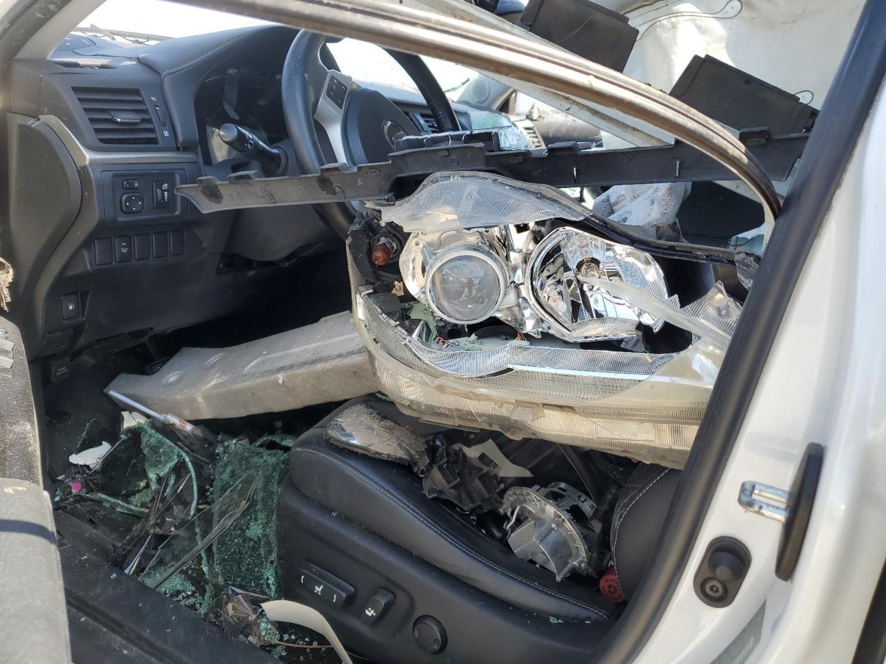 2011 LEXUS CT 200 - Фото 7