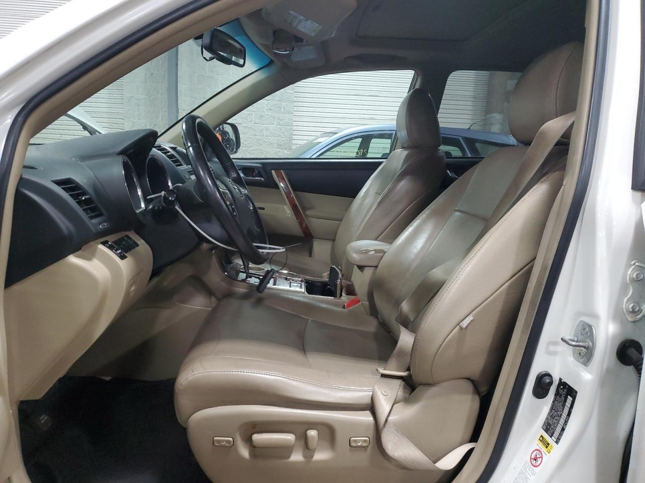2012 TOYOTA HIGHLANDER - Image 7