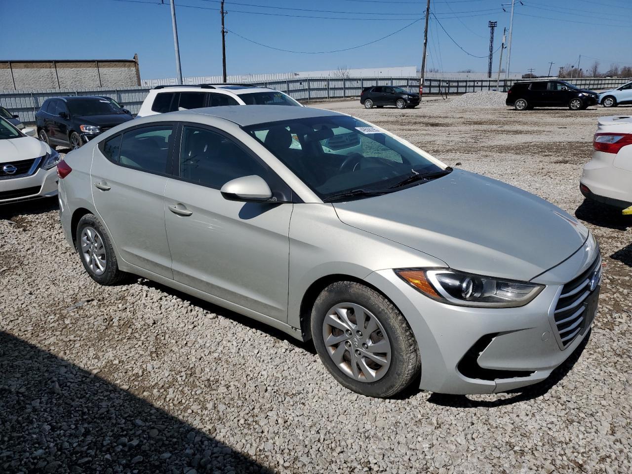 2017 HYUNDAI ELANTRA SE - Image 4