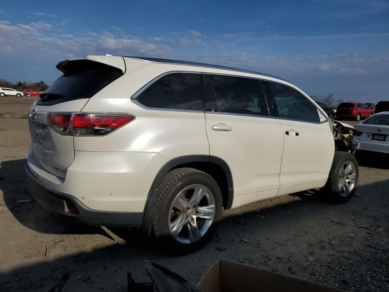 2015 TOYOTA HIGHLANDER - Фото 3