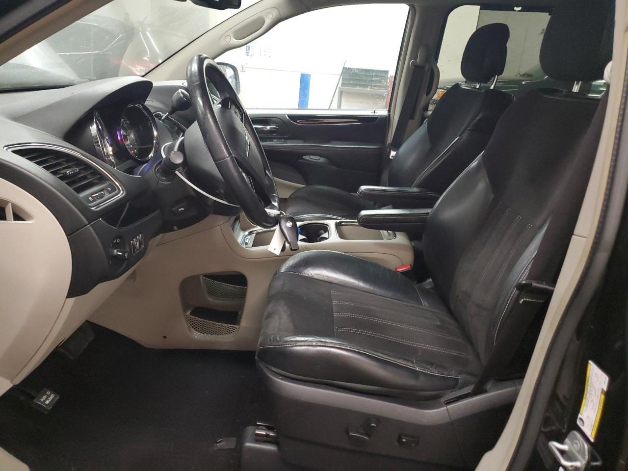 2014 CHRYSLER TOWN & COU - Image 7