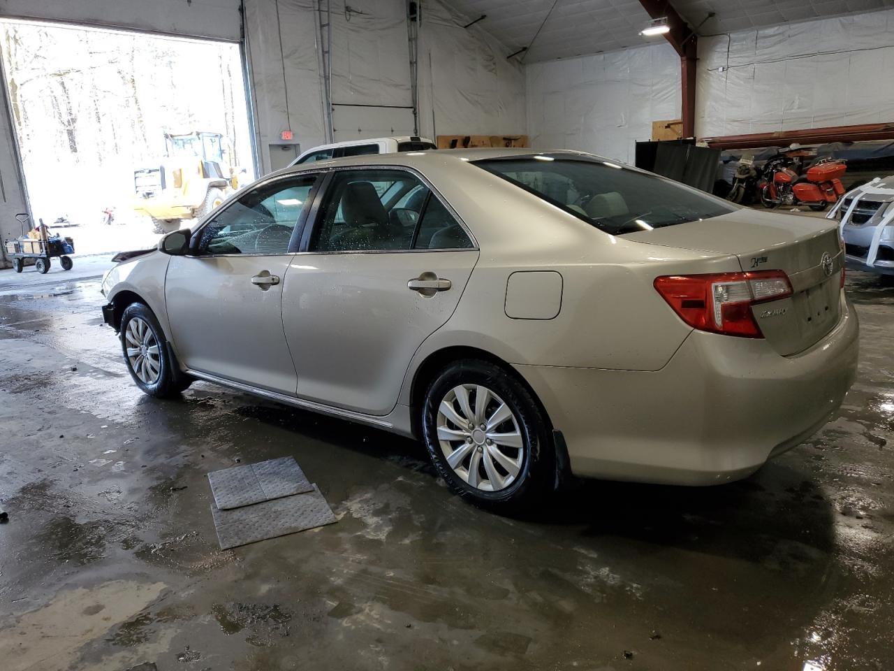 2014 TOYOTA CAMRY L - Image 2