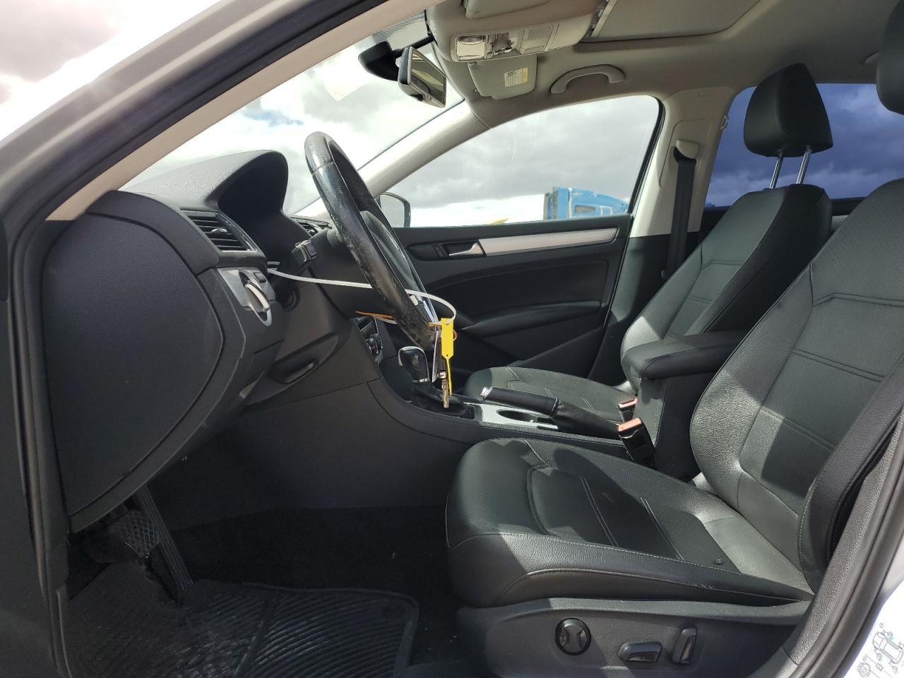 2013 VOLKSWAGEN PASSAT SE - Image 7