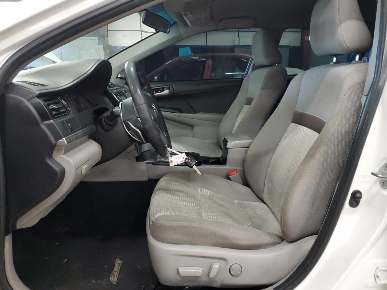 2014 TOYOTA CAMRY L - Фото 7