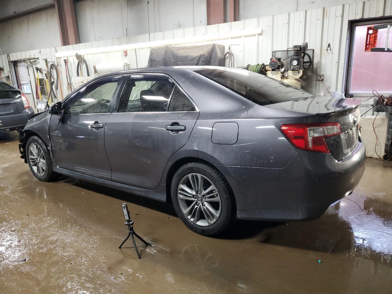 2014 TOYOTA CAMRY L - Фото 2
