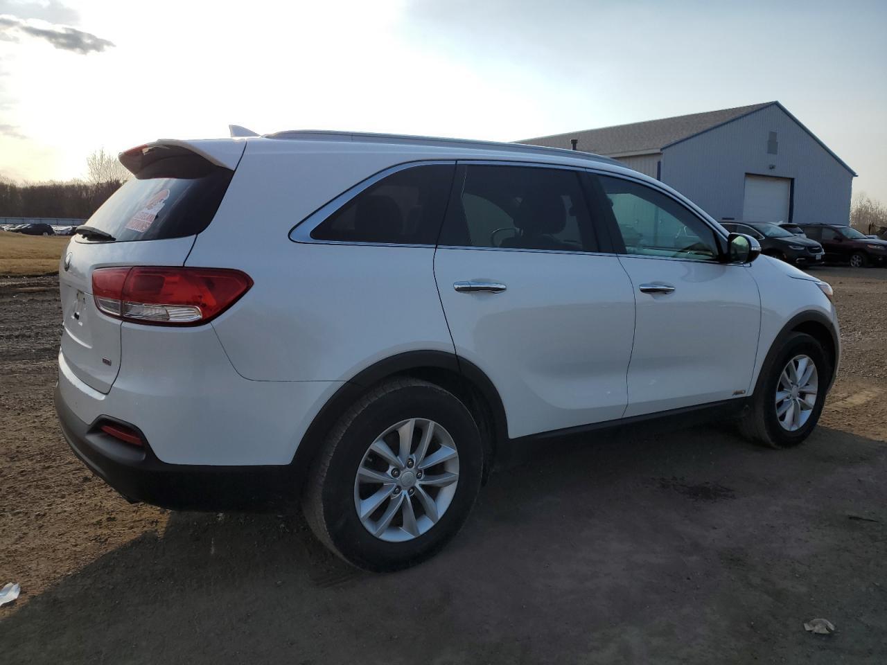 2016 KIA SORENTO LX - Image 3